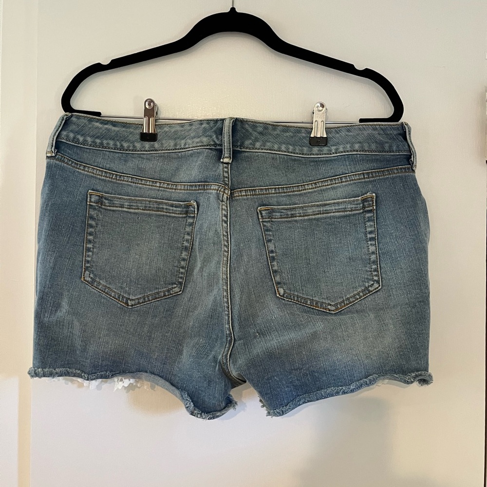 torrid Faded Blue Denim Shorts with White Lace Hem - Picture 2 of 4